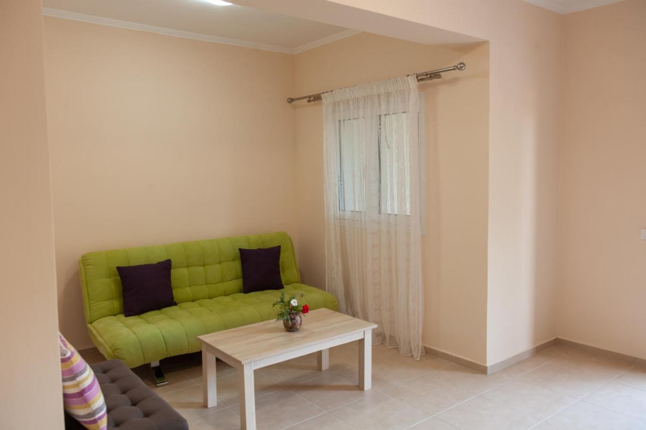 Tsoutsis Apartments Marantochori Exterior photo