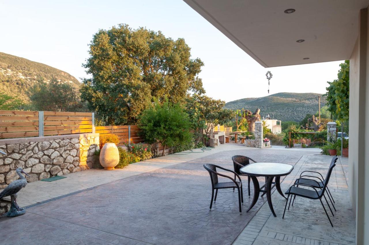 Tsoutsis Apartments Marantochori Exterior photo